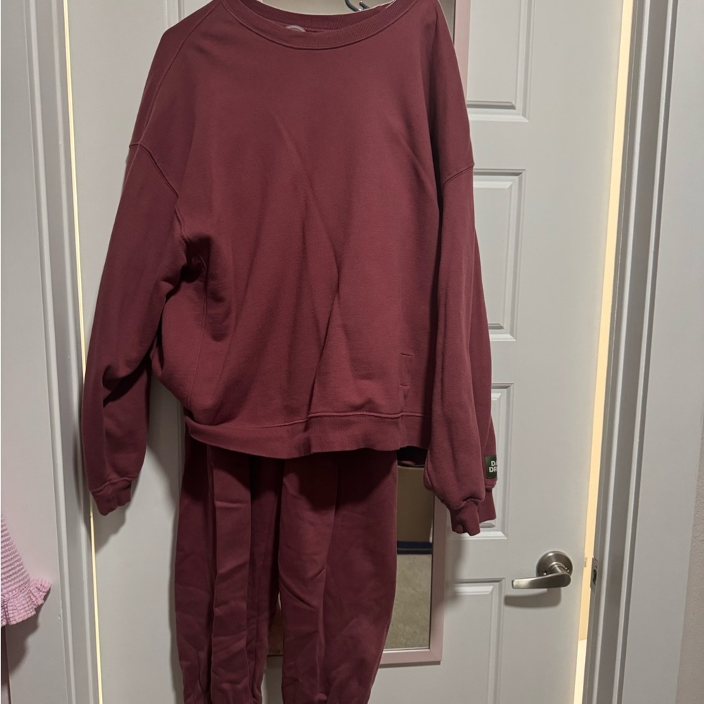 Daily Drills Wine Jogger Set